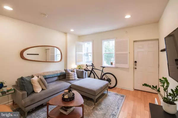 Philadelphia, PA 19130,752 N UBER ST