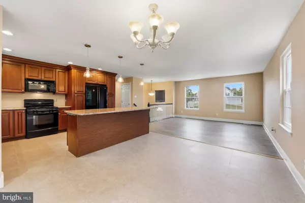 Sicklerville, NJ 08081,109 MONTICELLO DR