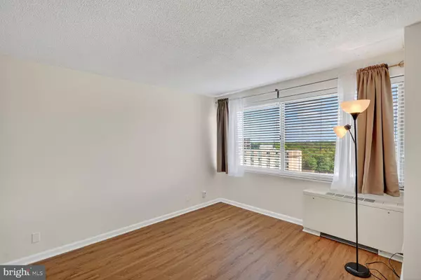 Chevy Chase, MD 20815,5500 FRIENDSHIP BLVD #2407N