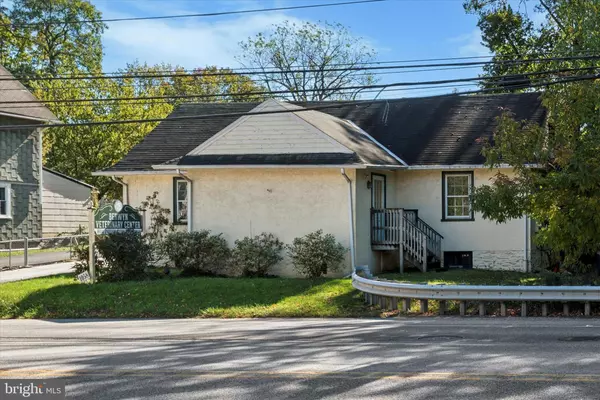 Berwyn, PA 19312,1058 LANCASTER