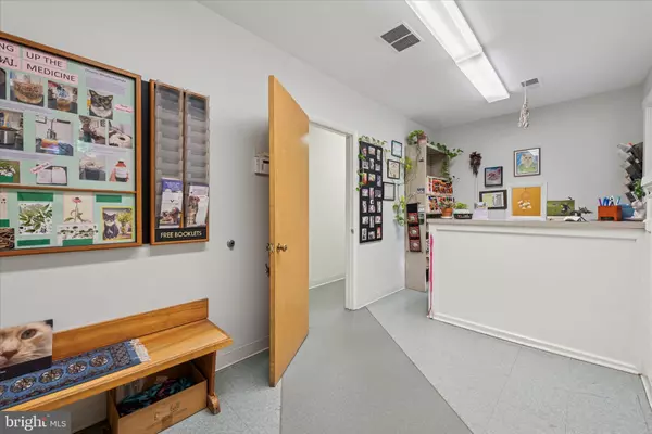 Berwyn, PA 19312,1058 LANCASTER