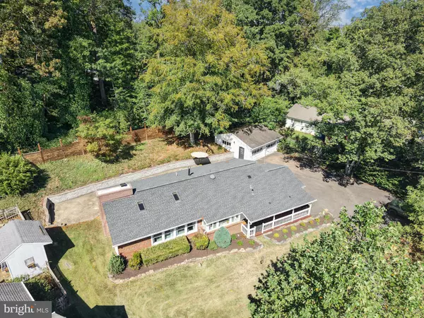 Triangle, VA 22172,18322 SHARON RD