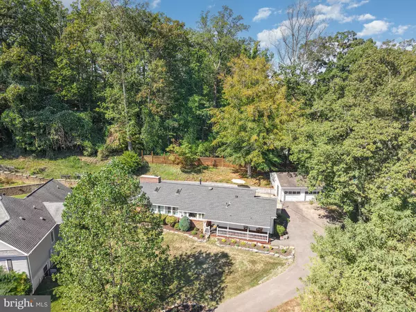 Triangle, VA 22172,18322 SHARON RD