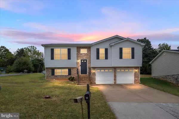 523 THOMPSON ST, Strasburg, VA 22657