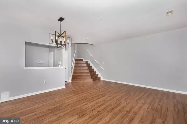 Odenton, MD 21113,313 3 SIRENS CT