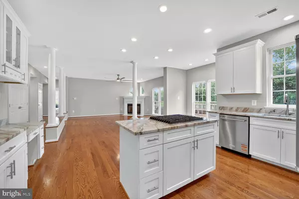 Odenton, MD 21113,810 LAMOKA DR