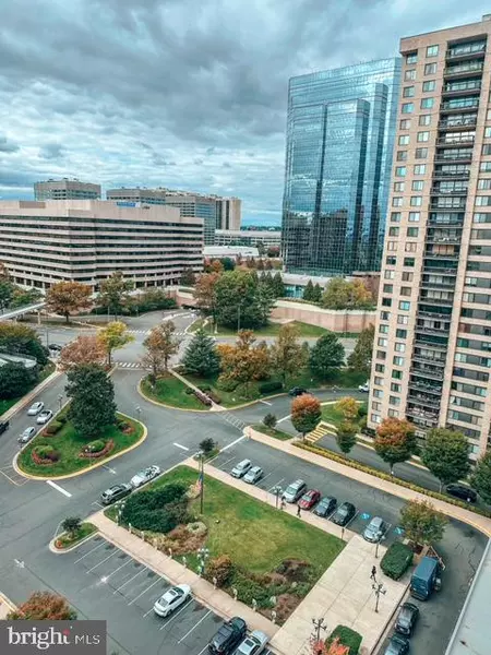 3705 S GEORGE MASON DR #1516, Falls Church, VA 22041