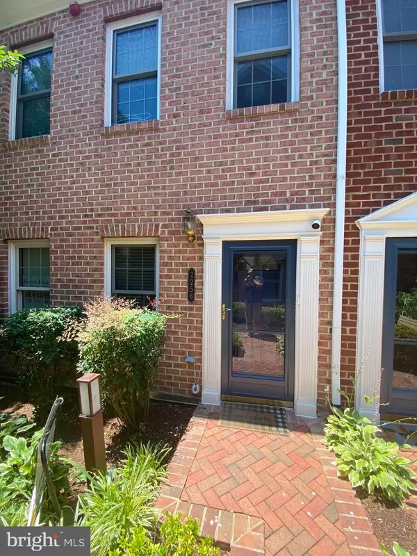 2256 S GARFIELD ST #11, Arlington, VA 22206