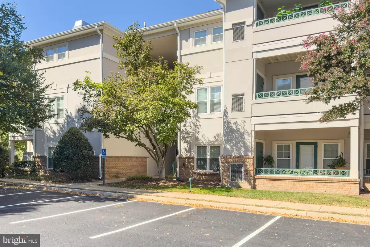 Reston, VA 20190,12005 TALIESIN PL #31