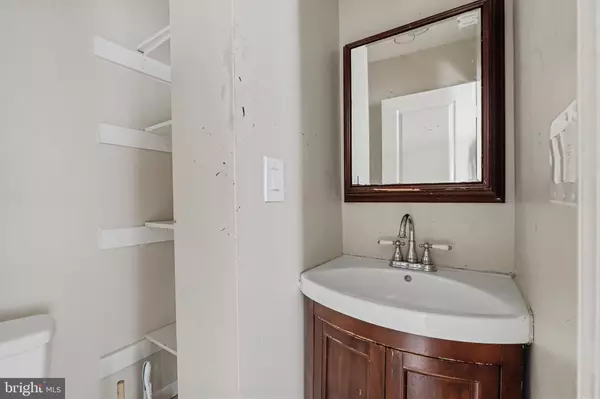 Burlington, NJ 08016,335 JONES AVE