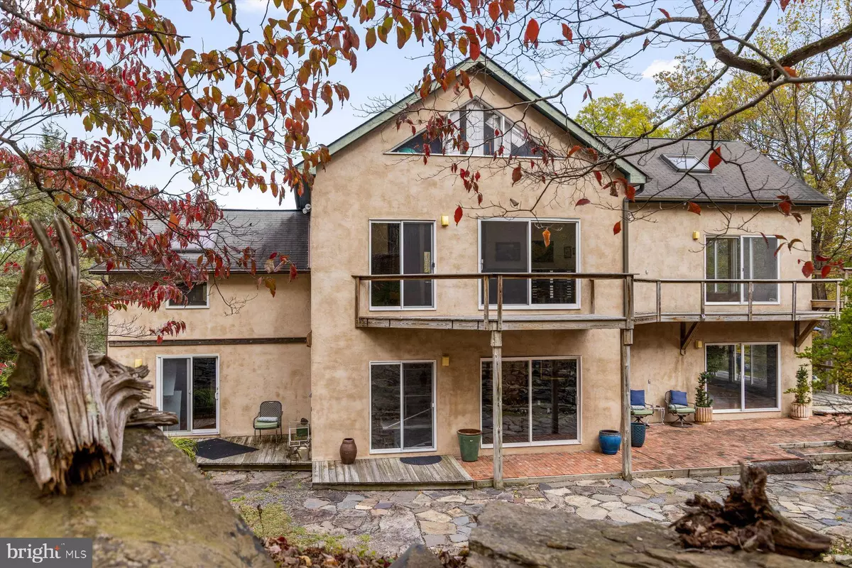 Point Pleasant, PA 18950,7640 TOHICKON HILL RD