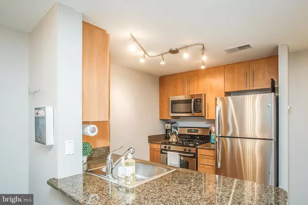 Arlington, VA 22201,1021 N GARFIELD ST #806