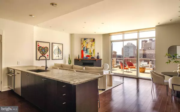 Philadelphia, PA 19107,1111 LOCUST ST #PH10D