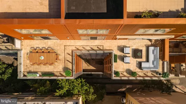 Philadelphia, PA 19107,1111 LOCUST ST #PH10D