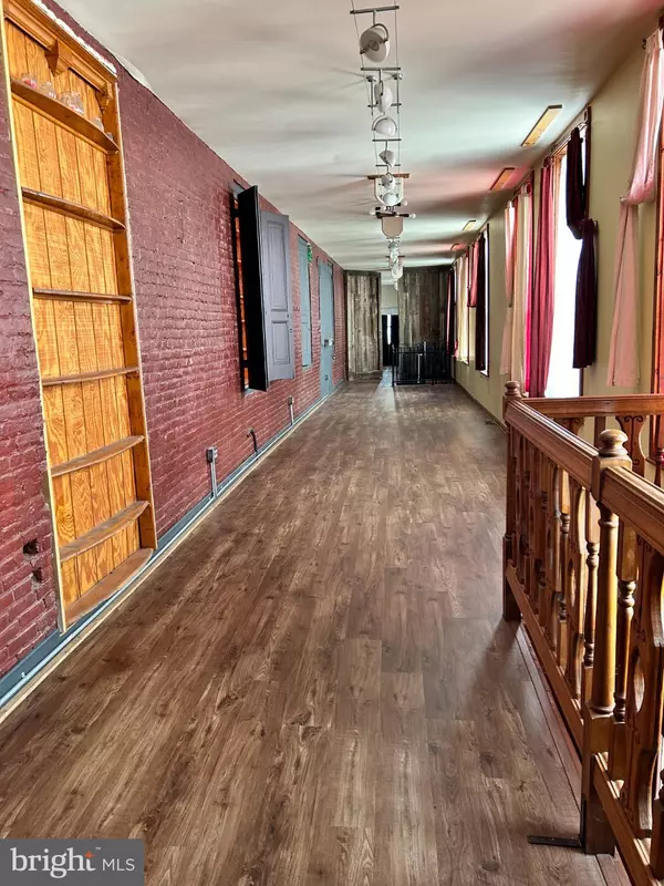 Pottsville, PA 17901,26 N CENTRE ST