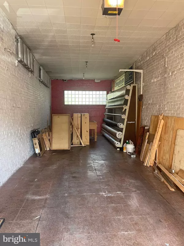 Philadelphia, PA 19142,2205-7 S FELTON ST