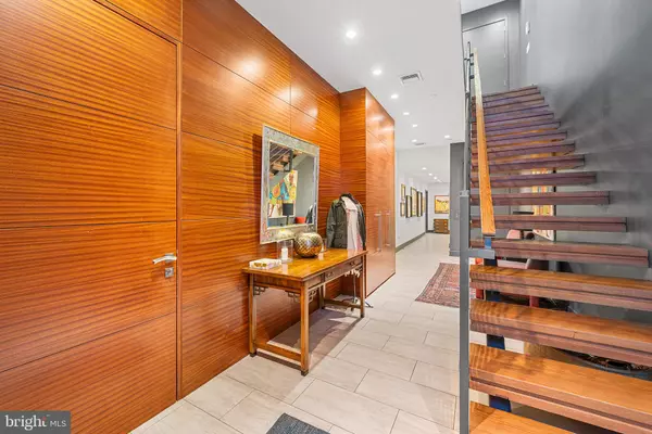 Philadelphia, PA 19103,136 N 22ND ST