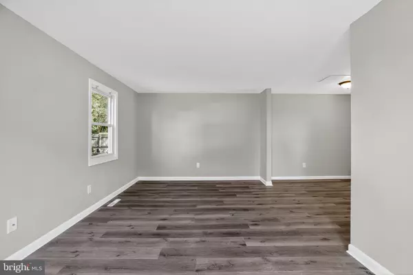 Newark, DE 19702,30 BRADLEY DR