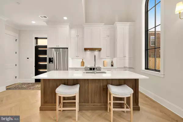 Washington, DC 20002,217 16TH ST NE #1