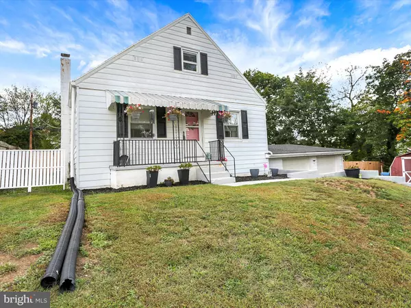 13 CHELSEA LN, Harrisburg, PA 17109