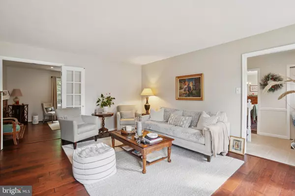 Annandale, VA 22003,9116 MEADOW RUE LN