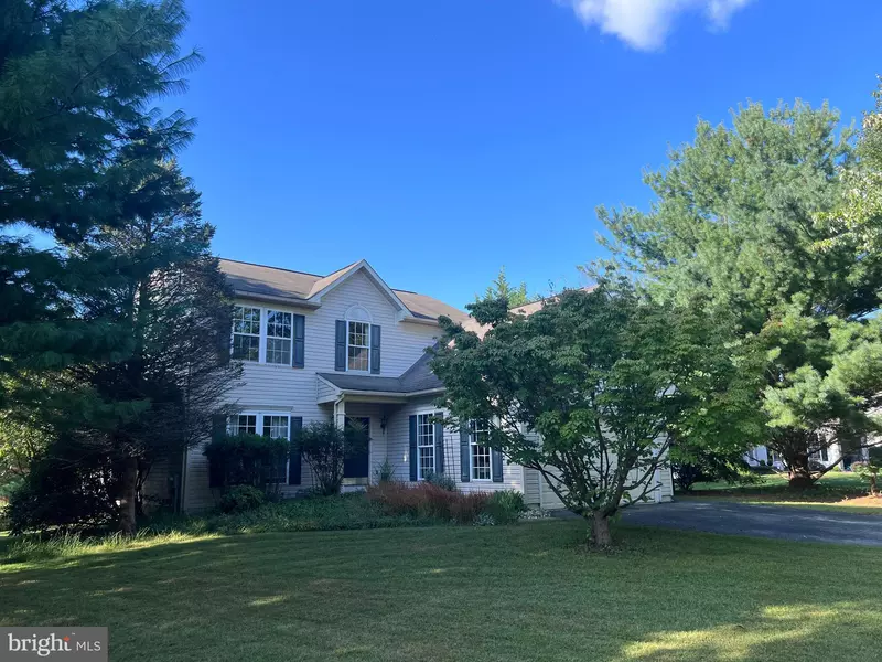 24 CAVERSHAM DR, West Grove, PA 19390
