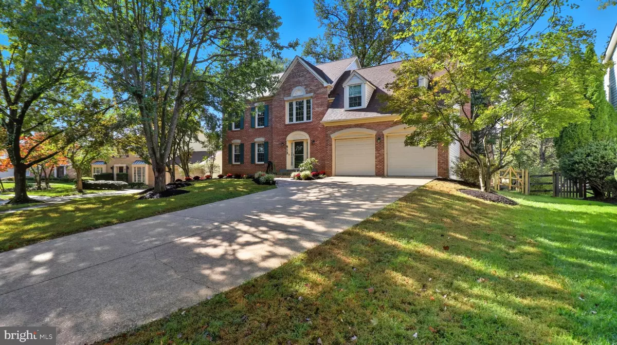 Potomac, MD 20854,913 WHITE PINE PL