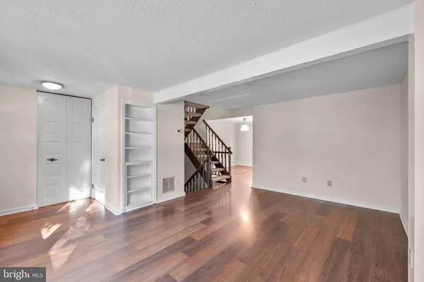 Alexandria, VA 22315,6832 HEATHERWAY CT