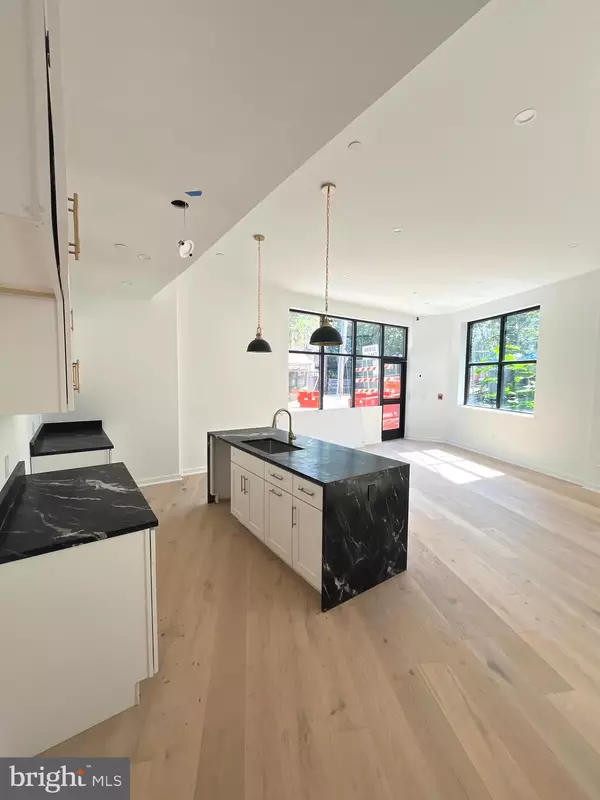 Narberth, PA 19072,36 NARBERTH AVE N #2-A