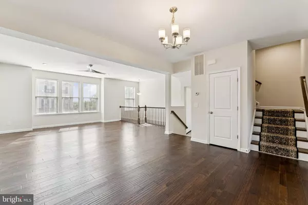 Ashburn, VA 20148,43422 ROBEY SQ