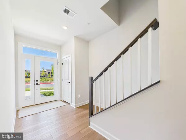 Fairfax, VA 22030,3711 MAYORS WAY