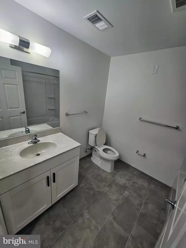 Trenton, NJ 08609,200 HAMILTON AVE #104