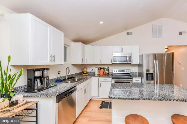 Hedgesville, WV 25427,161 DEWDROP LANE