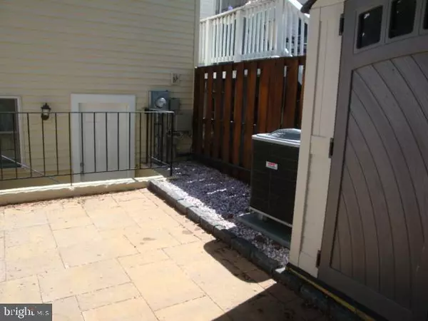 Manassas, VA 20110,8492 KIRBY ST