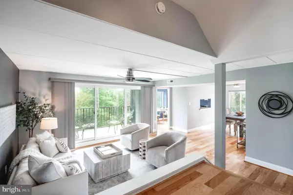 110 ROBERTS LN #301, Alexandria, VA 22314