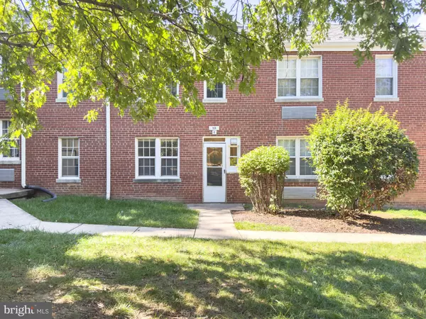 12 ASHBY ST #F, Alexandria, VA 22305