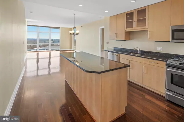 Mclean, VA 22102,8220 CRESTWOOD HEIGHTS DR #1215