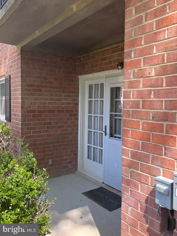 Fairfax, VA 22031,3790 LYNDHURST DR #103