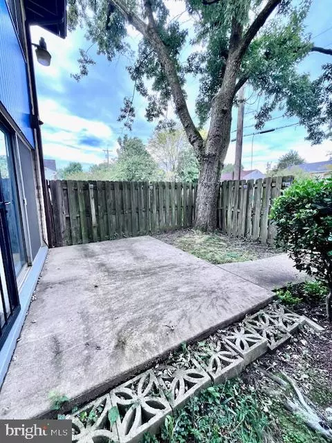 Suitland, MD 20746,2312 EWING AVE #8