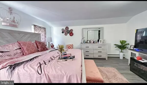178 E CHARLESTON AVE, Lawnside, NJ 08045