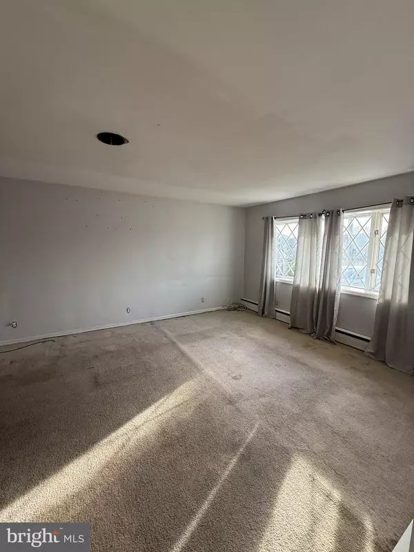 Hamilton, NJ 08619,26 CORAL DR