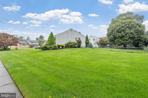 Southampton, PA 18966,215 SURREY RD