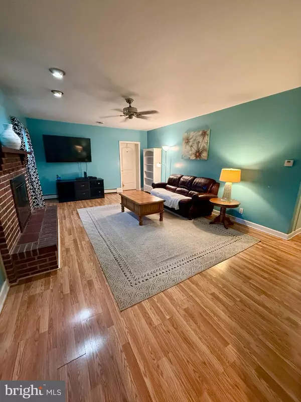 Burlington, NJ 08016,1608 COLUMBUS RD