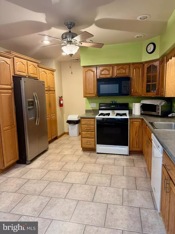 Burlington, NJ 08016,1608 COLUMBUS RD