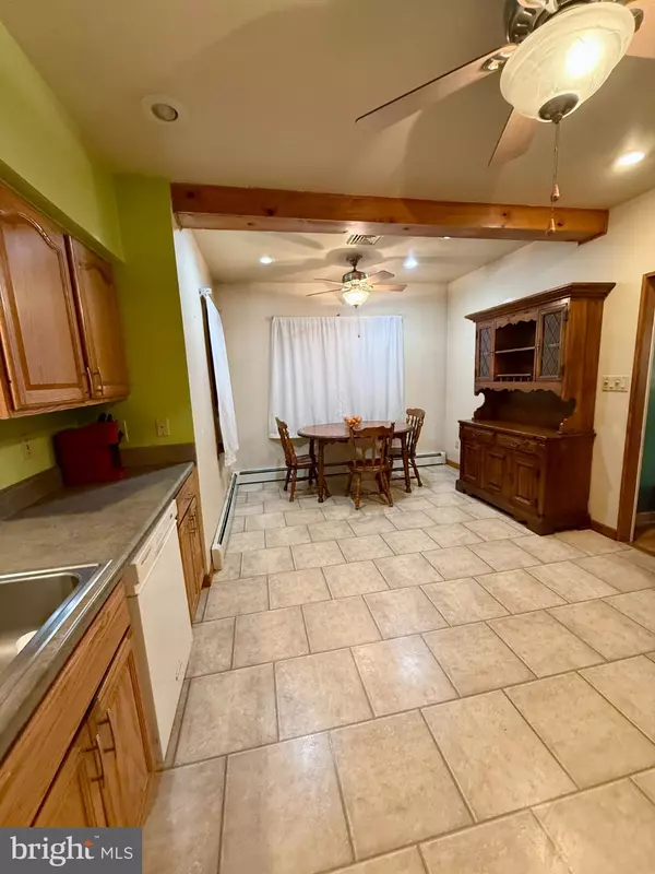 Burlington, NJ 08016,1608 COLUMBUS RD