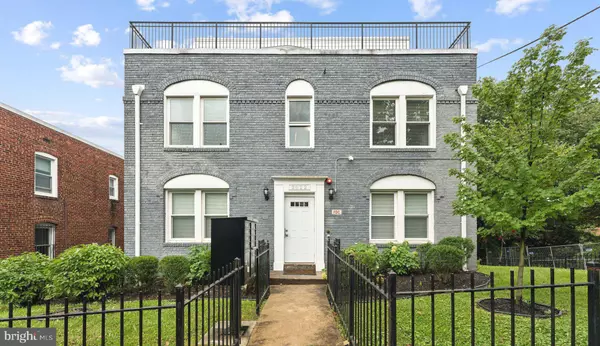 2822 28TH ST SE, Washington, DC 20020