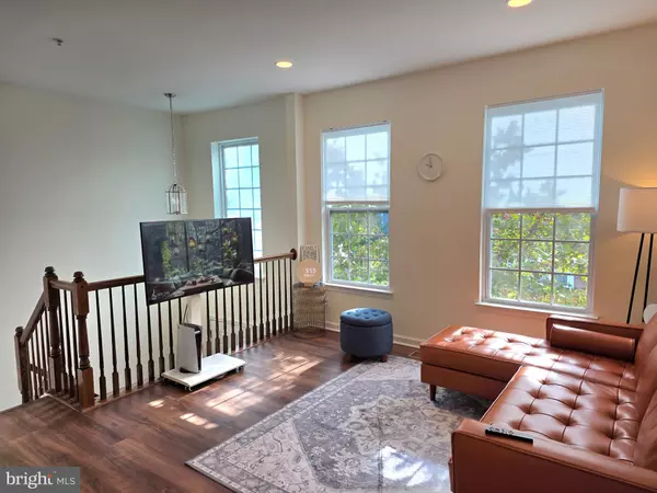 Jessup, MD 20794,8245 MACINTOSH CT #61