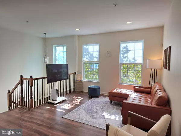 Jessup, MD 20794,8245 MACINTOSH CT #61