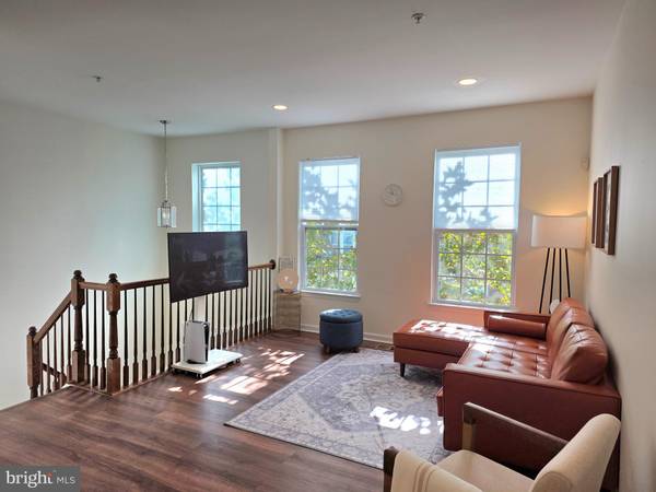 Jessup, MD 20794,8245 MACINTOSH CT #61