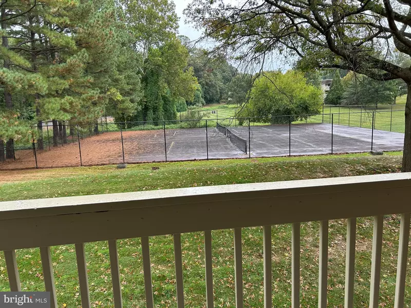 5802 ROYAL DR #M, Springfield, VA 22152